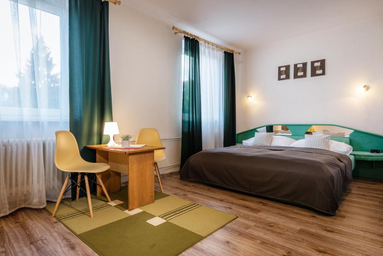 Hotel Poludnica Liptovsky Mikulas Ngoại thất bức ảnh
